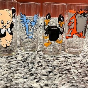 Pepsi Collector Series Warner Bros. 1973 Looney Tunes Glasses Set of 4